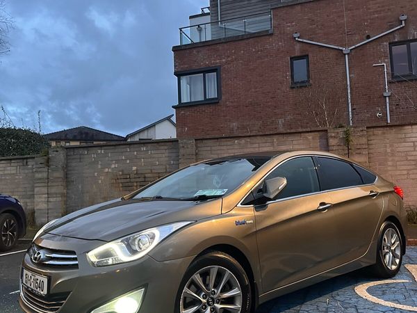 Hyundai i40 Saloon, Diesel, 2015, Beige