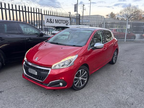 Peugeot 208 Hatchback, Petrol, 2016, Red