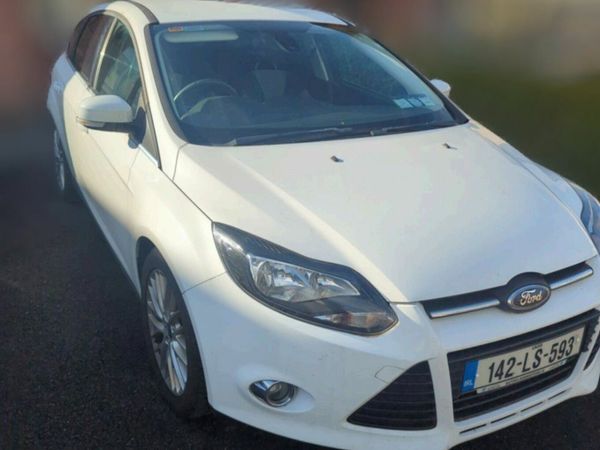 Ford Focus Hatchback, Petrol, 2014, White