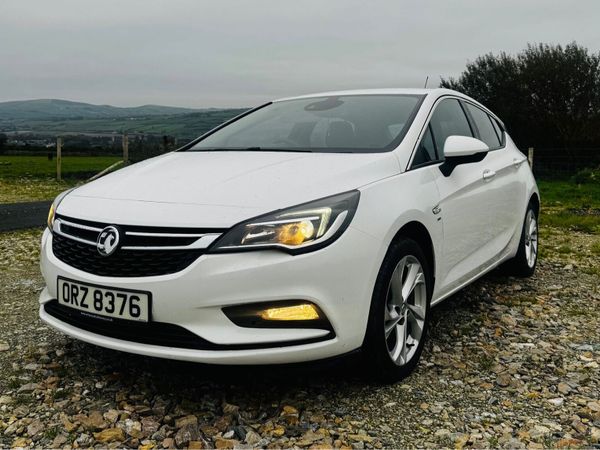 Vauxhall Astra Hatchback, Petrol, 2019, White