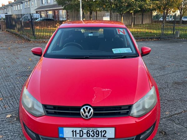Volkswagen Polo Hatchback, Petrol, 2011, Red