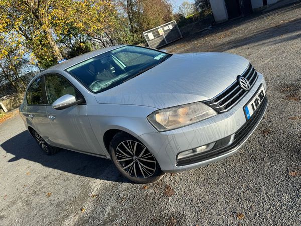 Volkswagen Passat Saloon, Diesel, 2011, Silver
