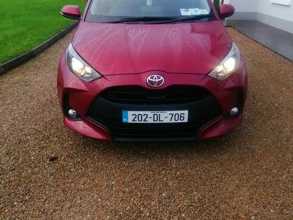 Toyota Yaris Hatchback, Petrol, 2020, Red