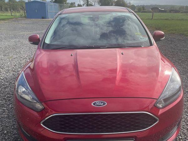 Ford Focus Hatchback, Diesel, 2017, Red