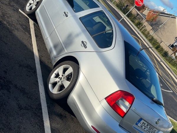 Skoda Octavia Saloon, Diesel, 2012, Silver