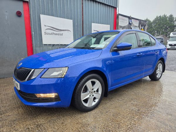Skoda Octavia Saloon, Diesel, 2019, Blue