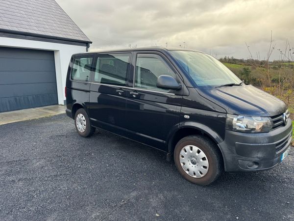 Volkswagen Shuttle MPV, Diesel, 2014, Black
