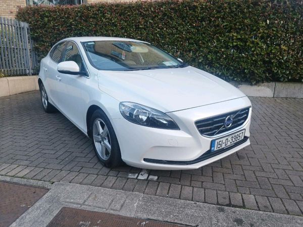 Volvo V40 Hatchback, Diesel, 2015, White