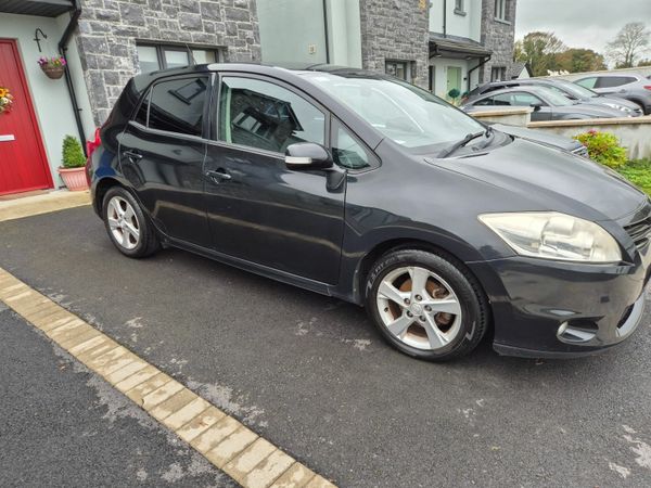 Toyota Auris Hatchback, Petrol, 2010, Black