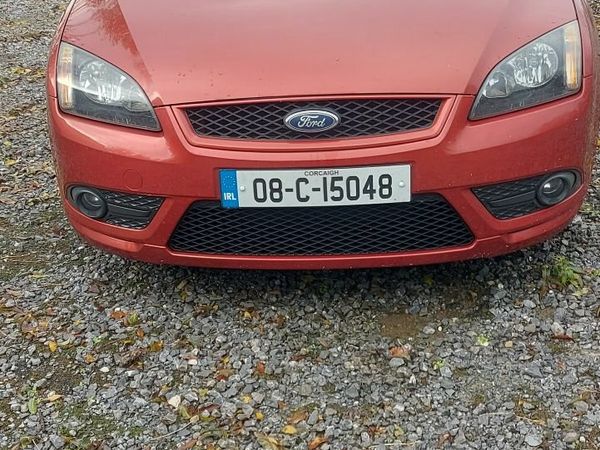 Ford Focus Hatchback, Petrol, 2008, Red