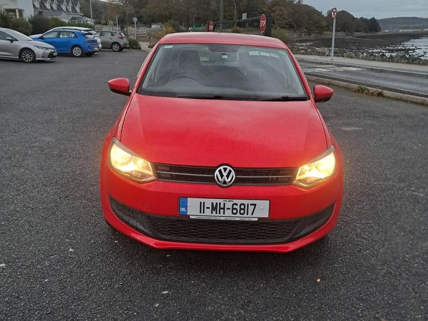 Volkswagen Polo Hatchback, Petrol, 2011, Red
