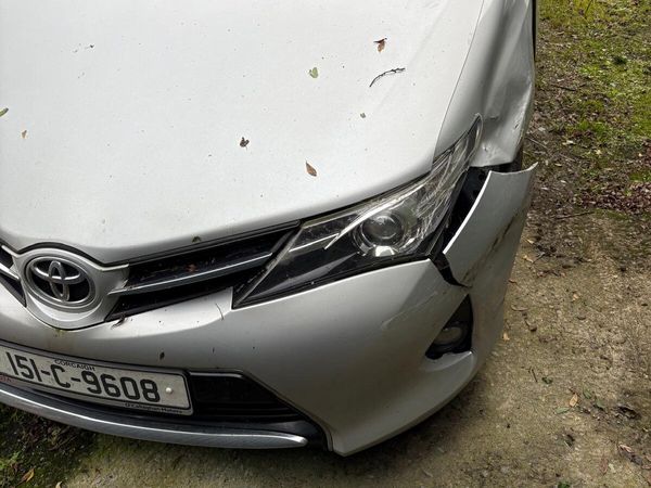 Toyota Auris Estate/Jeep, Diesel, 2015, Silver