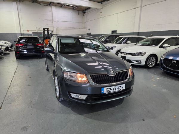 Skoda Octavia Saloon, Diesel, 2016, Grey