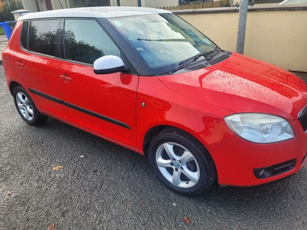 Skoda Fabia Hatchback, Petrol, 2008, Red