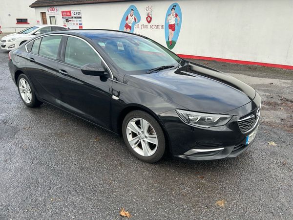 Opel Insignia Hatchback, Diesel, 2021, Black