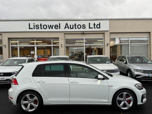 Volkswagen Golf Hatchback, Petrol, 2017, White