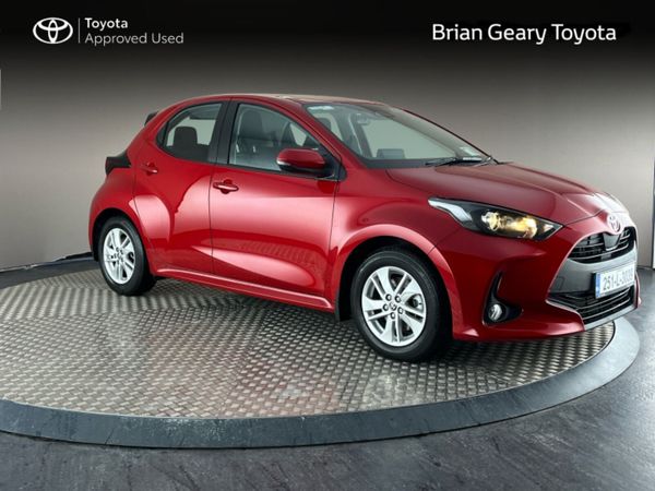 Toyota Yaris Hatchback, Petrol Hybrid, 2025, Red