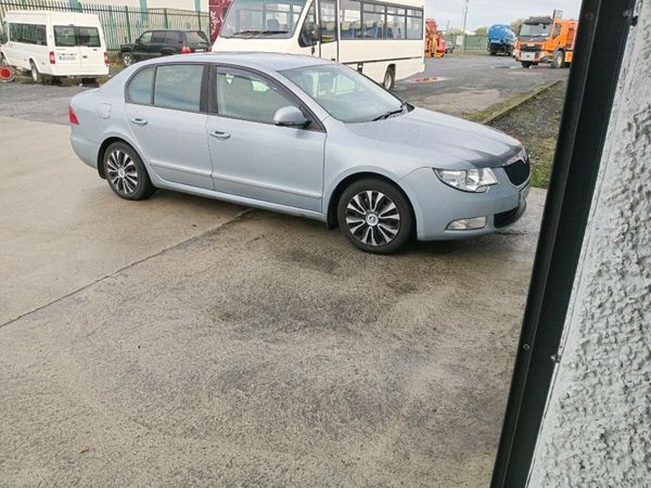 Skoda Superb Saloon, Diesel, 2012, Blue