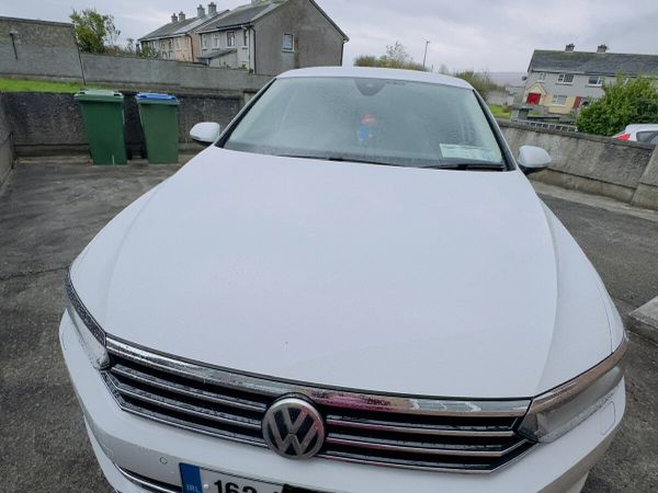 Volkswagen Passat Saloon, Petrol, 2016, White