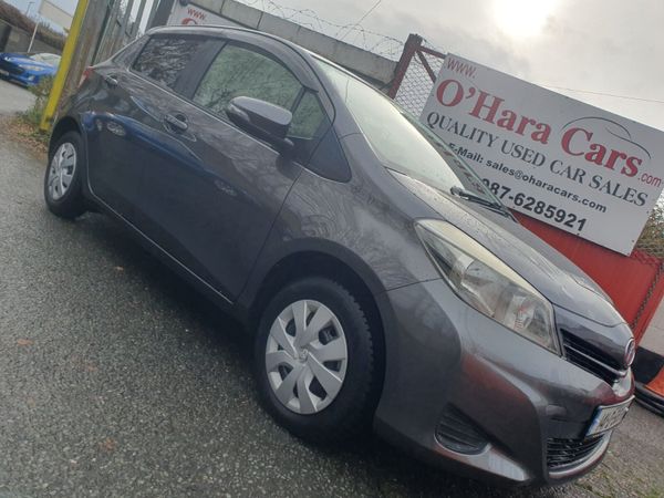 Toyota Yaris Hatchback, Petrol, 2014, Grey
