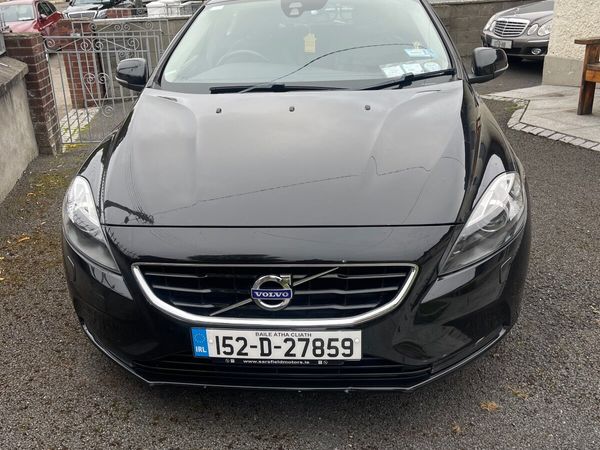 Volvo V40 Hatchback, Diesel, 2015, Black