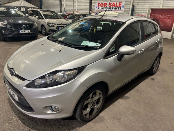 Ford Fiesta Hatchback, Petrol, 2012, Silver