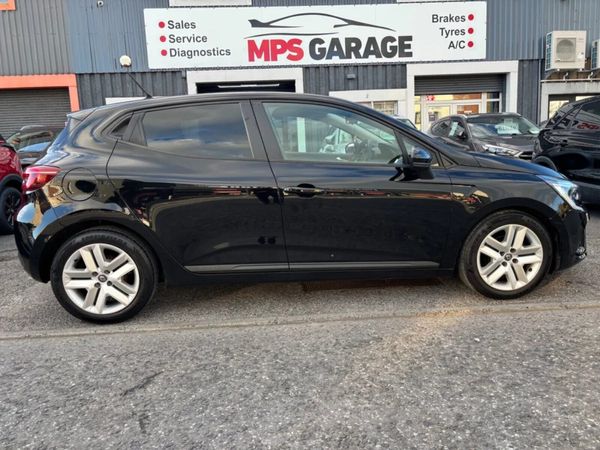 Renault Clio Hatchback, Petrol, 2022, Black