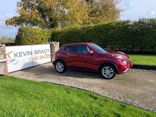 Nissan Juke SUV, Petrol, 2014, Red