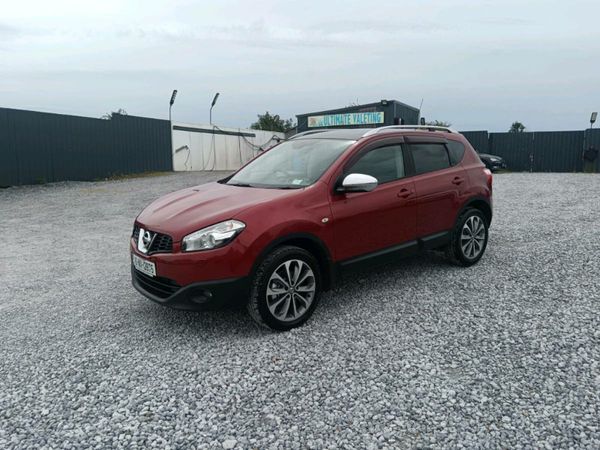 Nissan Qashqai Hatchback, Diesel, 2010, Red