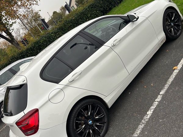 BMW 1-Series Hatchback, Petrol, 2014, White