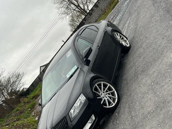 Skoda Octavia Saloon, Diesel, 2014, Black
