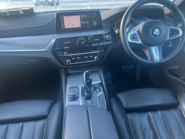 BMW 5-Series Saloon, Petrol Plug-in Hybrid, 2019, Blue