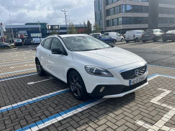 Volvo V40 Hatchback, Diesel, 2014, White