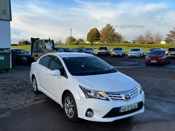 Toyota Avensis Saloon, Diesel, 2014, White