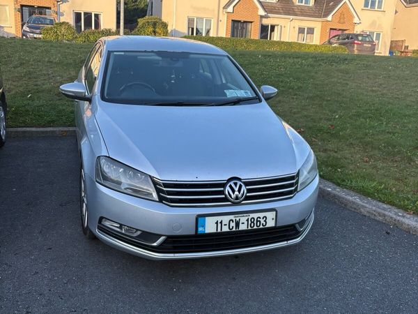 Volkswagen Passat Saloon, Diesel, 2011, Silver