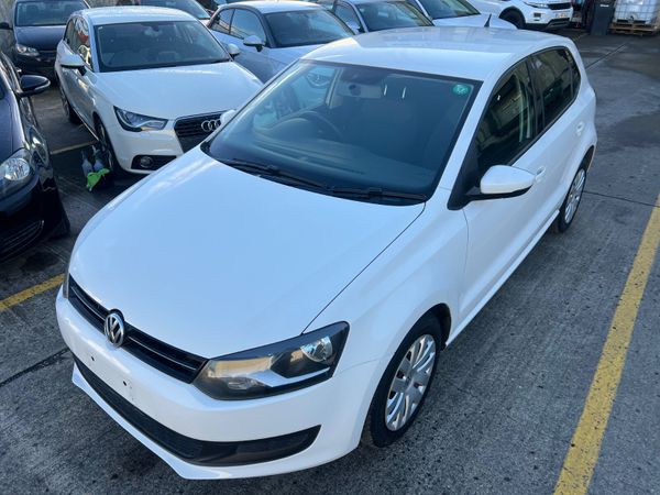 Volkswagen Polo Hatchback, Petrol, 2012, White