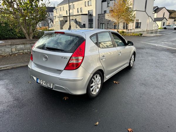 Hyundai i30 Hatchback, Diesel, 2012, Silver