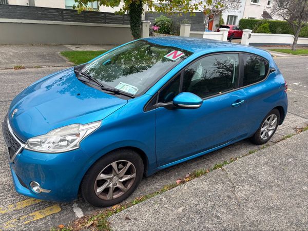 Peugeot 208 Hatchback, Petrol, 2013, Blue