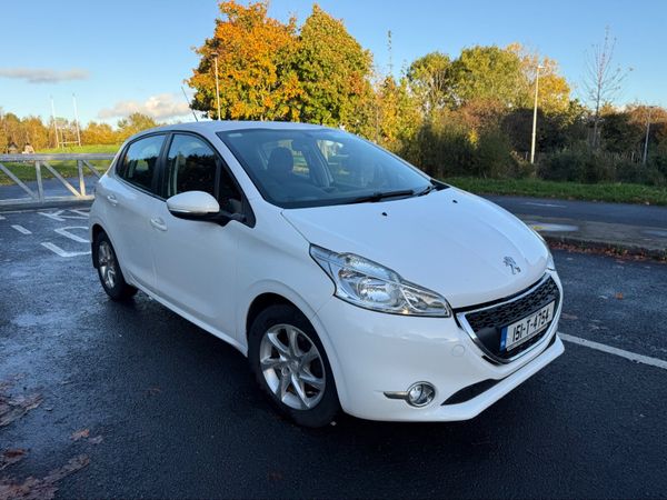 Peugeot 208 Hatchback, Petrol, 2015, White
