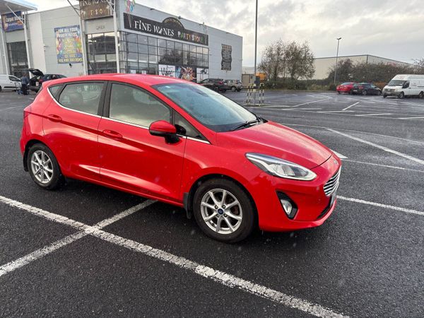Ford Fiesta Hatchback, Petrol, 2018, Red