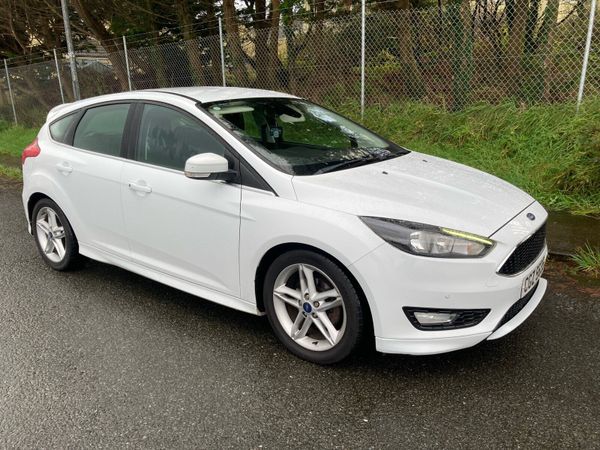 Ford Focus Hatchback, Petrol, 2016, White