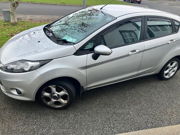 Ford Fiesta Hatchback, Petrol, 2011, Silver