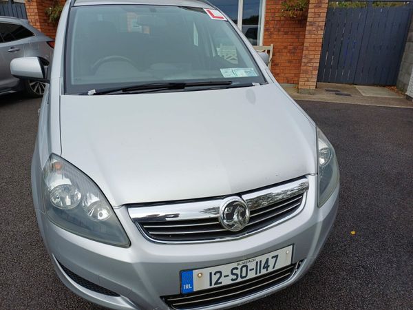 Vauxhall Zafira MPV, Diesel, 2012, Silver