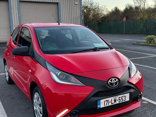 Toyota Aygo Hatchback, Petrol, 2017, Red