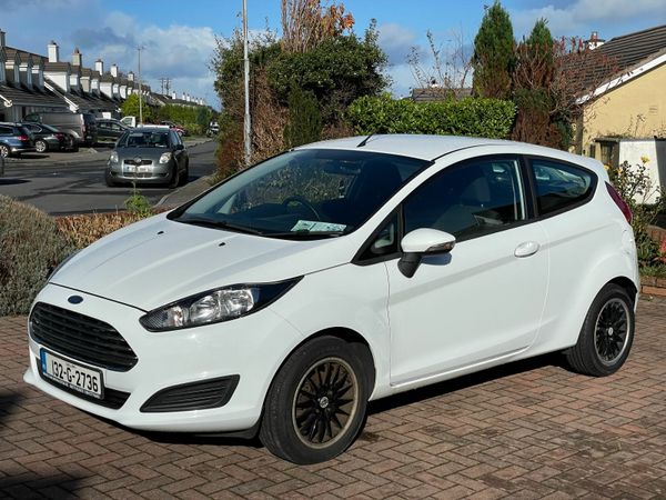 Ford Fiesta Hatchback, Petrol, 2013, White