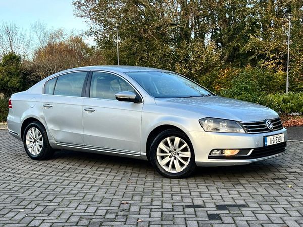 Volkswagen Passat Saloon, Diesel, 2011, Silver