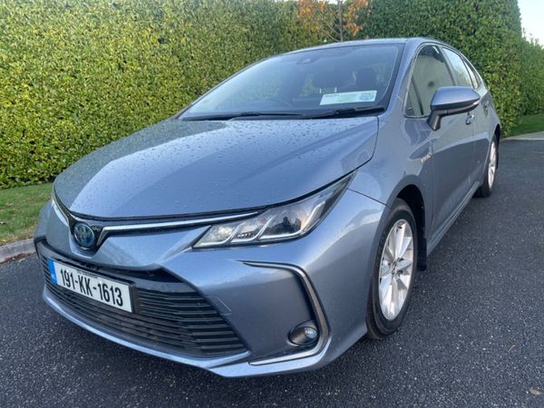 Toyota Corolla Saloon, Petrol Hybrid, 2019, Grey