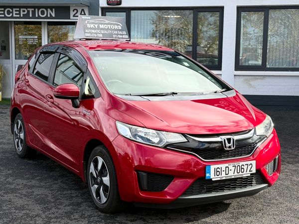 Honda Jazz Hatchback, Petrol Hybrid, 2016, Red