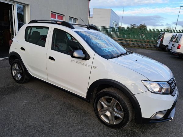 Dacia Sandero SUV, Petrol, 2018, White