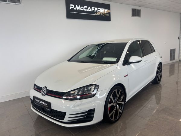 Volkswagen Golf Hatchback, Petrol, 2015, White